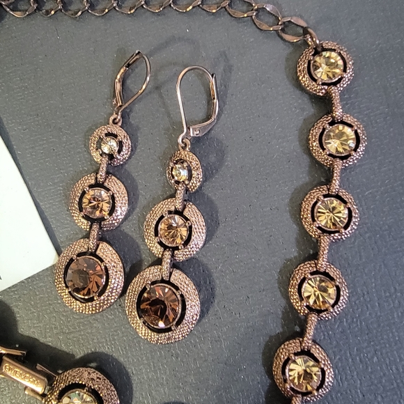 Givenchy Gold and Brown Necklace Set - Picture 3 of 10